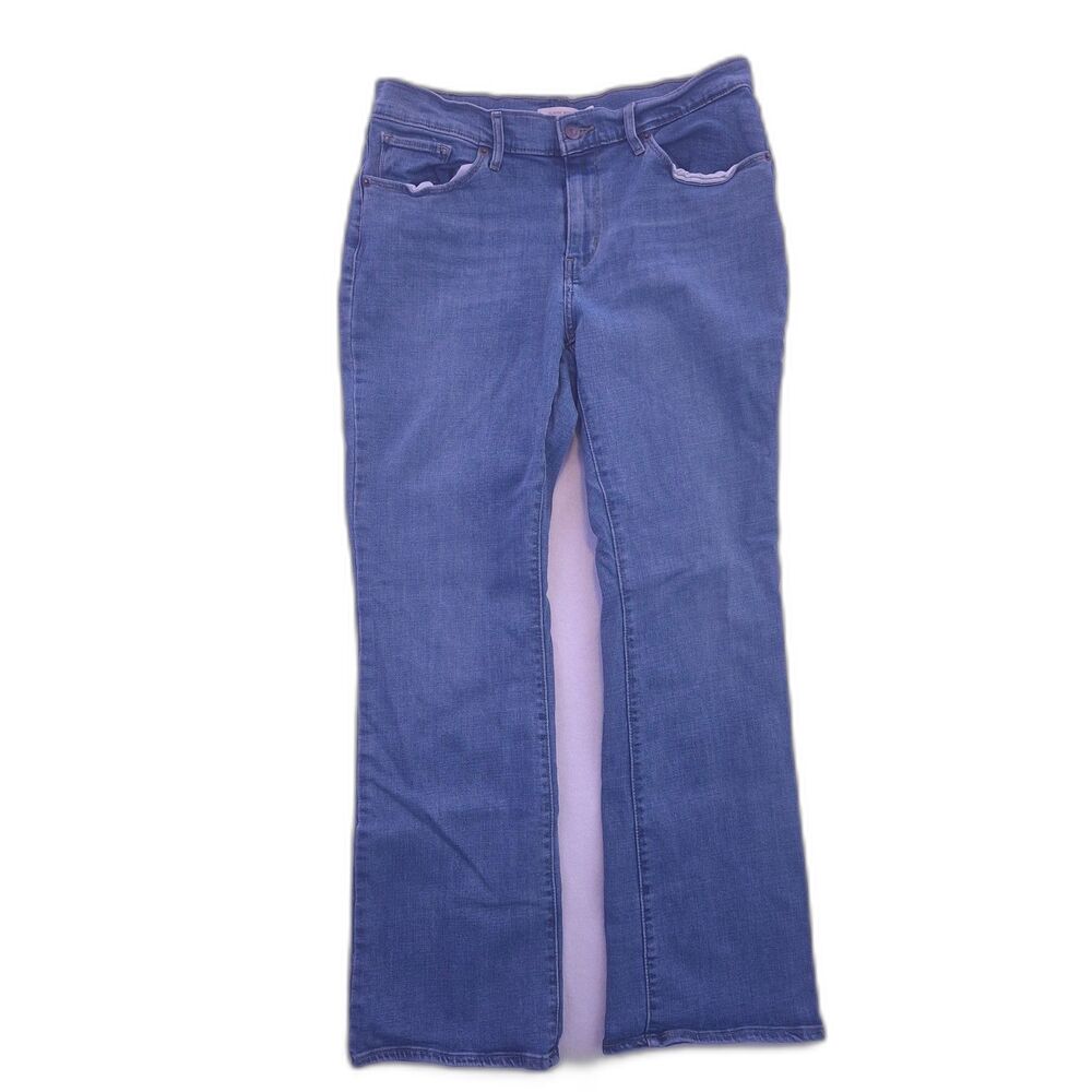 Levi’s Women’s Classic Bootcut Jeans Size 10M W30 L32 Light Wash Denim Mid Rise